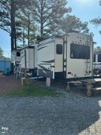 Thumbnail Photo 3 for 2018 Keystone Montana