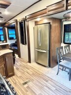 Thumbnail Photo 4 for 2018 Keystone Montana
