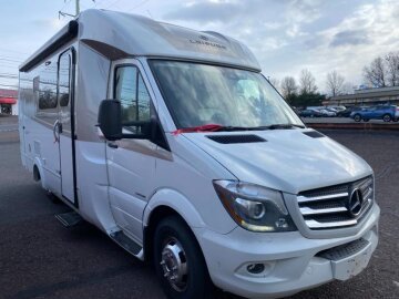 2018 Leisure Travel Vans Unity