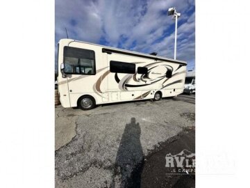 2018 Thor Hurricane 29M