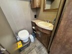 Thumbnail Photo 5 for 2018 Winnebago Intent