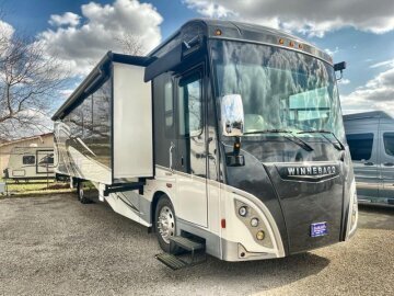 2018 Winnebago Journey 40J