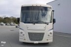 Thumbnail Photo 2 for 2018 Winnebago Vista