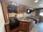 Thumbnail Photo 3 for 2018 Winnebago Vista 27PE