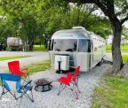 Thumbnail Photo 4 for 2019 Airstream Flying Cloud