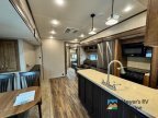 Thumbnail Photo 2 for 2019 Coachmen Chaparral