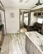 Thumbnail Photo 5 for 2019 Coachmen Chaparral