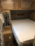 Thumbnail Photo 5 for 2019 Coachmen Freedom Express