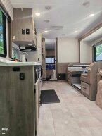 Thumbnail Photo 3 for 2019 Coachmen Freelander