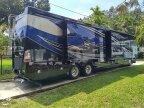 Thumbnail Photo 3 for 2019 Fleetwood Discovery LXE