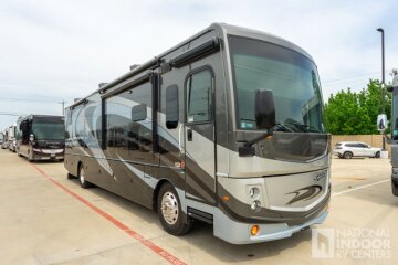 2019 Fleetwood Discovery 38K