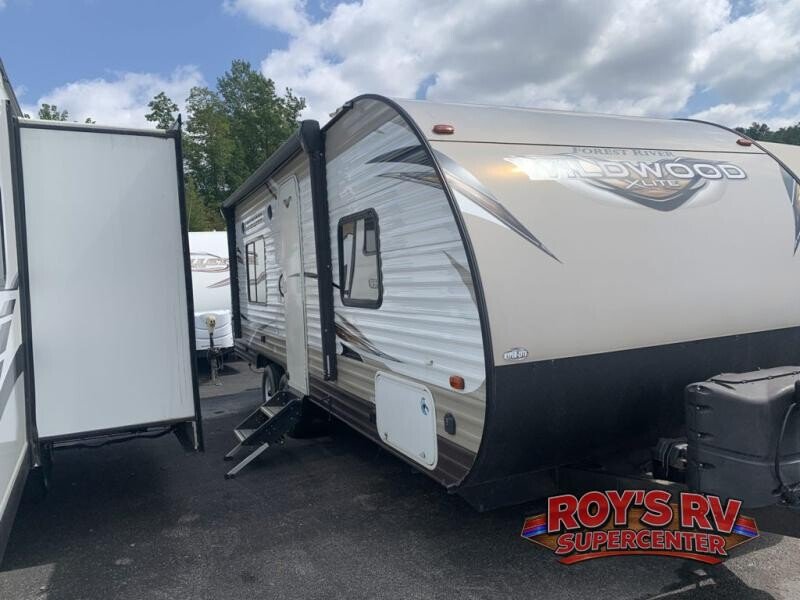 2019 Forest River Wildwood X-Lite 241QBXL