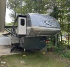 Thumbnail Photo 2 for 2019 Forest River Cardinal