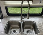 Thumbnail Photo 5 for 2019 Forest River Georgetown 31L5