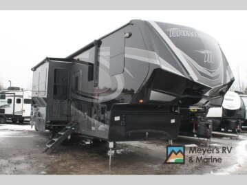 2019 Grand Design Momentum