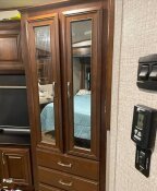 Thumbnail Photo 4 for 2019 JAYCO Pinnacle 36SSWS