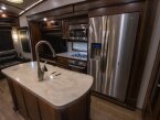 Thumbnail Photo 6 for 2019 JAYCO Pinnacle