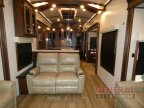 Thumbnail Photo 4 for 2019 JAYCO Pinnacle