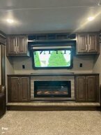 Thumbnail Photo 5 for 2019 Keystone Alpine 3700FL