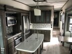 Thumbnail Photo 5 for 2019 Keystone Montana 3811MS