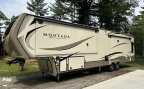 Thumbnail Photo 6 for 2019 Keystone Montana 3811MS