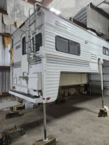 2019 Lance Model 850