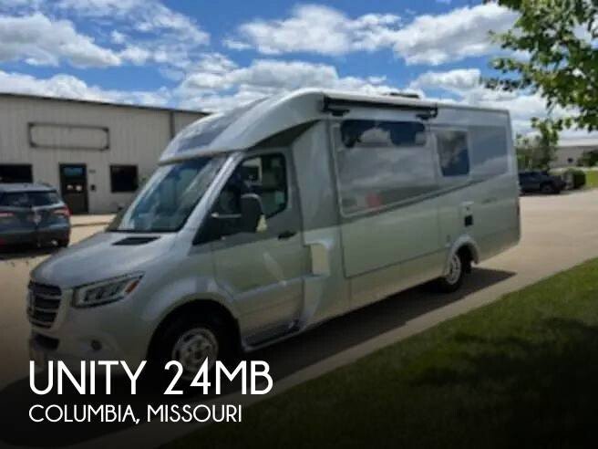 2019 Leisure Travel Vans Unity 24MB