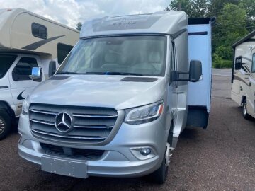 2019 Leisure Travel Vans Unity