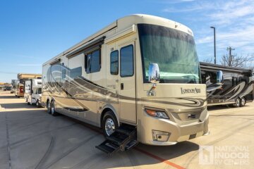 2019 Newmar London Aire