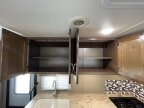 Thumbnail Photo 6 for 2019 Winnebago Outlook