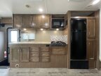 Thumbnail Photo 5 for 2019 Winnebago Outlook