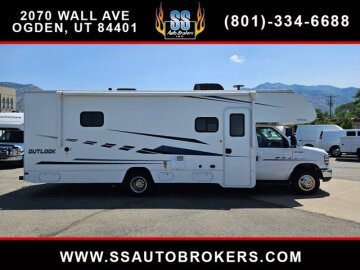 2019 Winnebago Outlook 27D