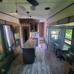 Thumbnail Photo 3 for 2020 Coachmen Chaparral