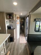 Thumbnail Photo 2 for 2020 Coachmen Freedom Express 324RLDSLE