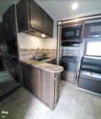 Thumbnail Photo 2 for 2020 Coachmen Freelander 31BH