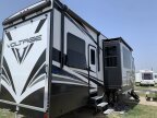 Thumbnail Photo 3 for 2020 Dutchmen Voltage
