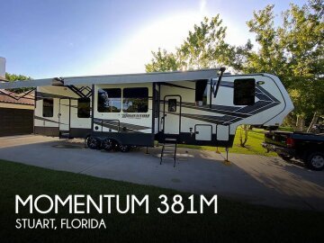 2020 Grand Design Momentum