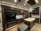 Thumbnail Photo 3 for 2020 JAYCO Pinnacle