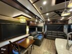 Thumbnail Photo 2 for 2020 JAYCO Pinnacle