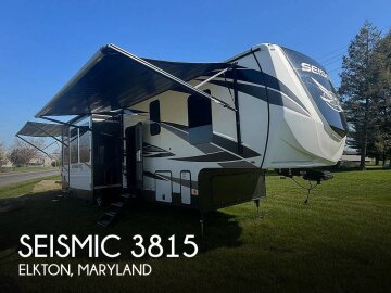 2020 JAYCO Seismic 3815