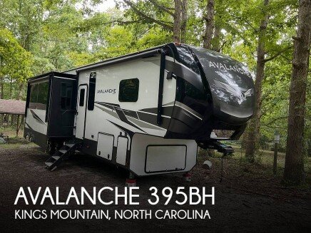 Photo 1 for 2020 Keystone Avalanche