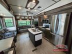 Thumbnail Photo 6 for 2020 Keystone Montana 295RL