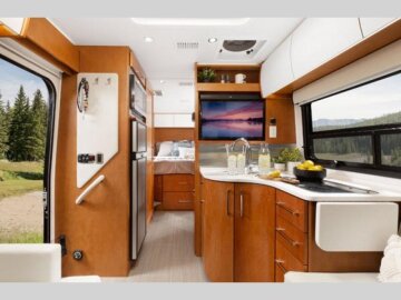 2020 Leisure Travel Vans Unity