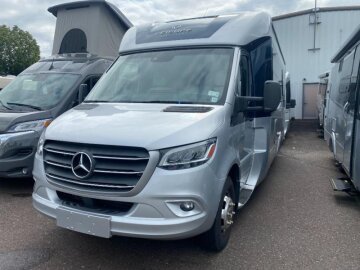 2020 Leisure Travel Vans Unity