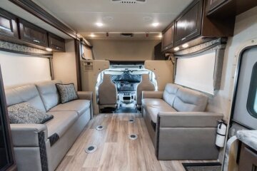 2020 Thor Outlaw 29J