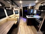 Thumbnail Photo 4 for 2021 Crossroads Cruiser Aire