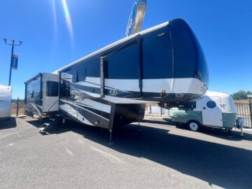 2021 DRV Mobile Suites