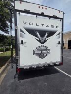 Thumbnail Photo 3 for 2021 Dutchmen Voltage