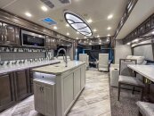 2021 Fleetwood Discovery 36Q