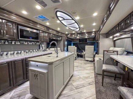 Photo 1 for 2021 Fleetwood Discovery 36Q